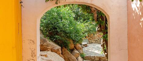 Entrée de l’hébergement