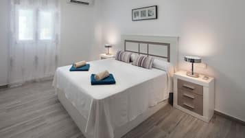 Een strijkplank/strijkijzer, gratis wifi, beddengoed