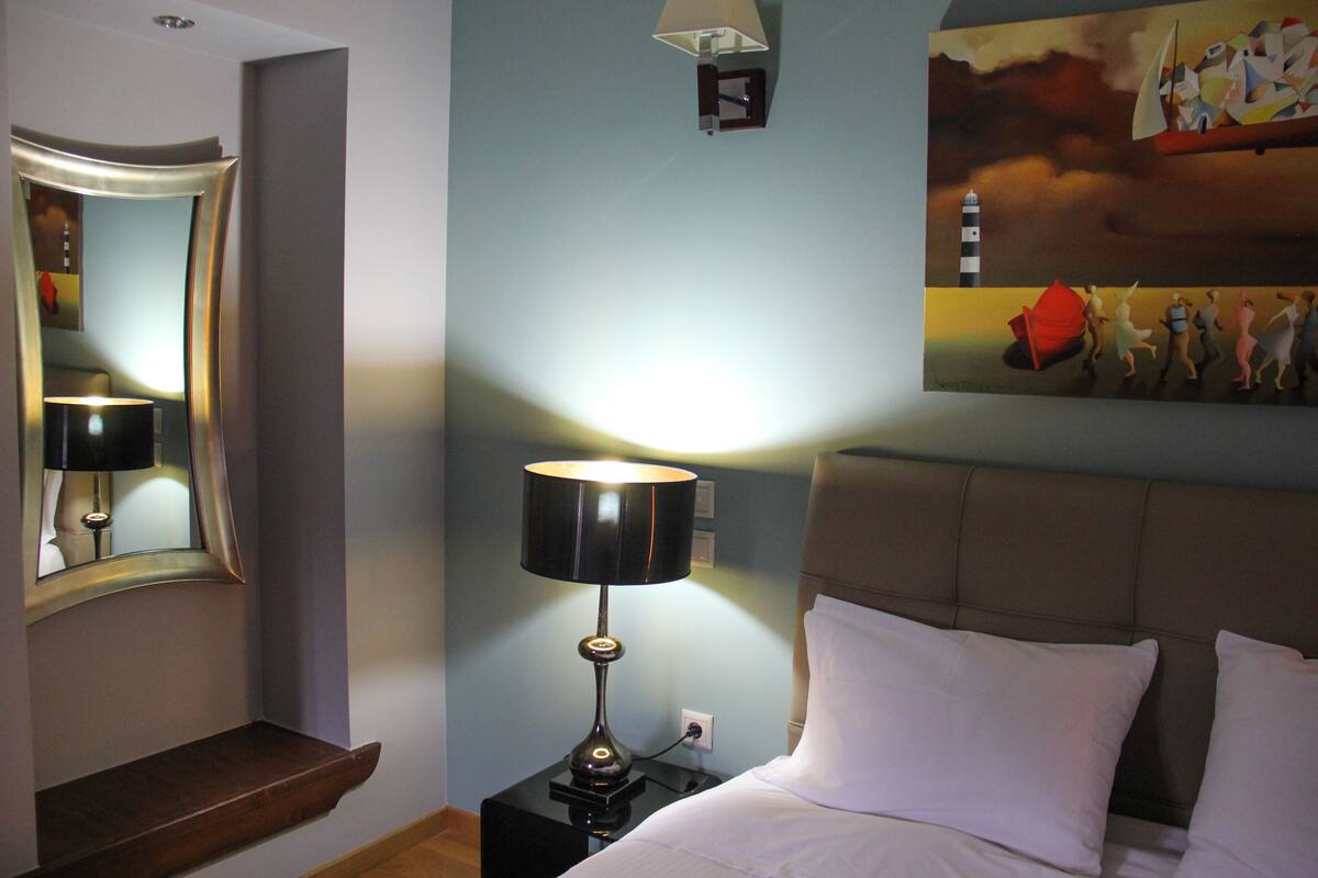 Standard Double Room | In-room safe, blackout drapes, soundproofing, iron/ironing board