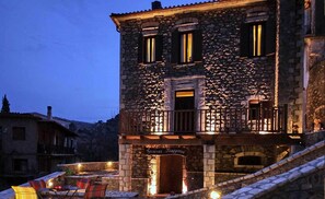Exterior - Tsarbou Guesthouse (Gortynia)