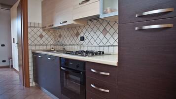 Kühlschrank, Ofen, Herdplatte, Geschirrspüler