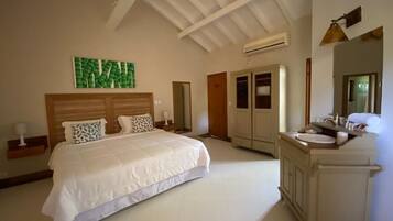 Quarto casal superluxo (Bebek III) | Frigobar, cofres nos quartos, individualmente decorados