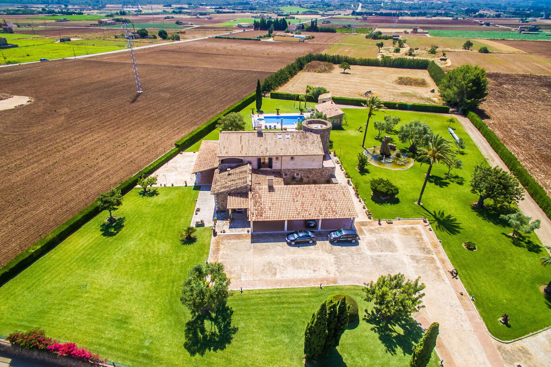 المنشأة من الخارج