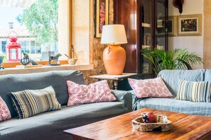 TV - Rustic Finca in Mallorca Can Colis with pool (Sa Pobla)