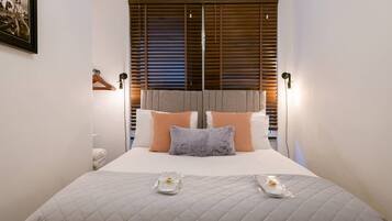 2 bedrooms, individually decorated, individually furnished