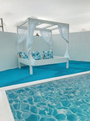Una piscina cubierta