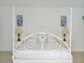 Apartment, 1 Bedroom | Bed sheets - Ocean Front Property - Villa 4 Aruba w pool view (Savaneta)