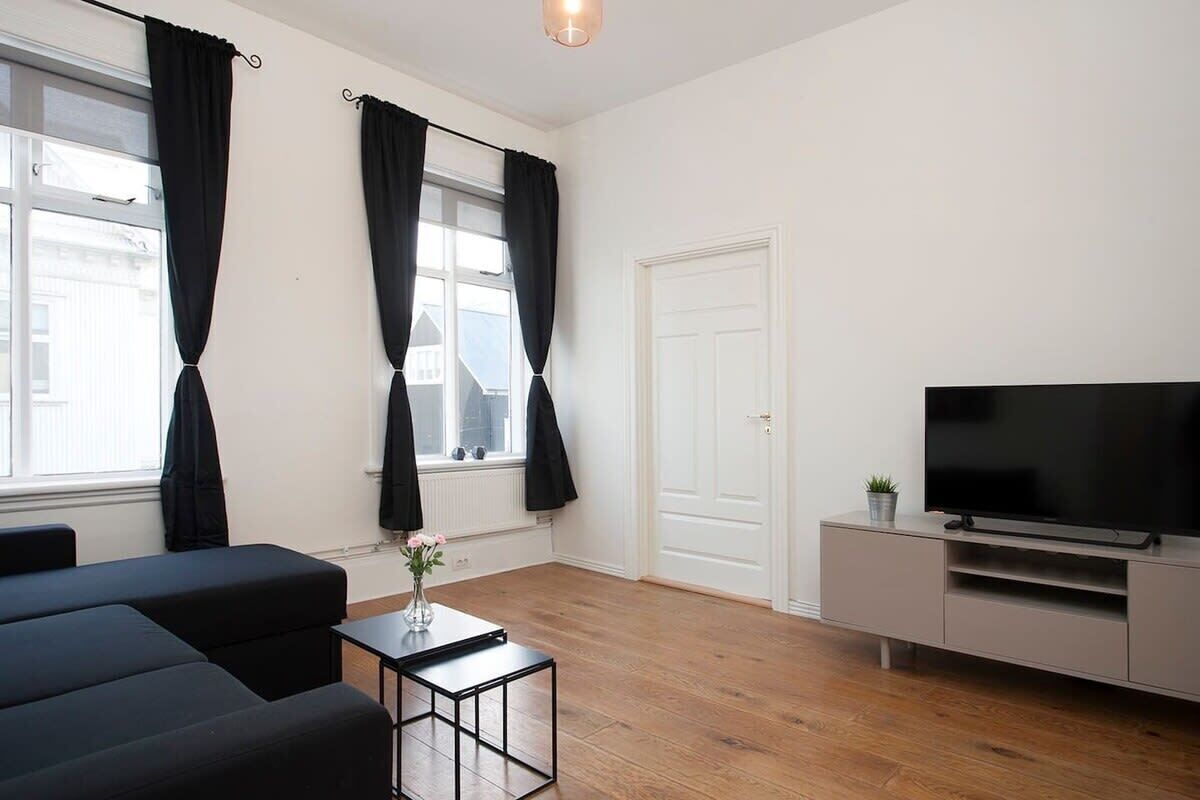 Stunning 2br Apt With Balcony View In Reykjavik - Reikiavik