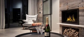 The Viking Lodge - Luxurious Cabin Villa