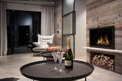 The Viking Lodge - Luxurious Cabin Villa