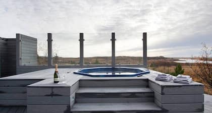 The Viking Lodge - Luxurious Cabin Villa