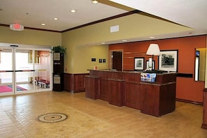 Lobby - Hampton Inn & Suites Gainesville (Gainesville)