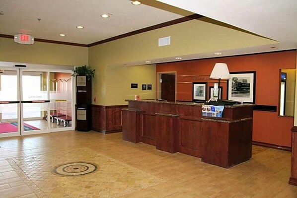 Unclassified image, 1 of 21, button - Hampton Inn & Suites Gainesville (Gainesville)