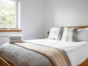 3 Schlafzimmer, Reisekinderbett