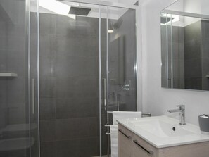 Bathroom - Lovely apartment for 4 people with A/C, WIFI, TV and balcony (Palau)