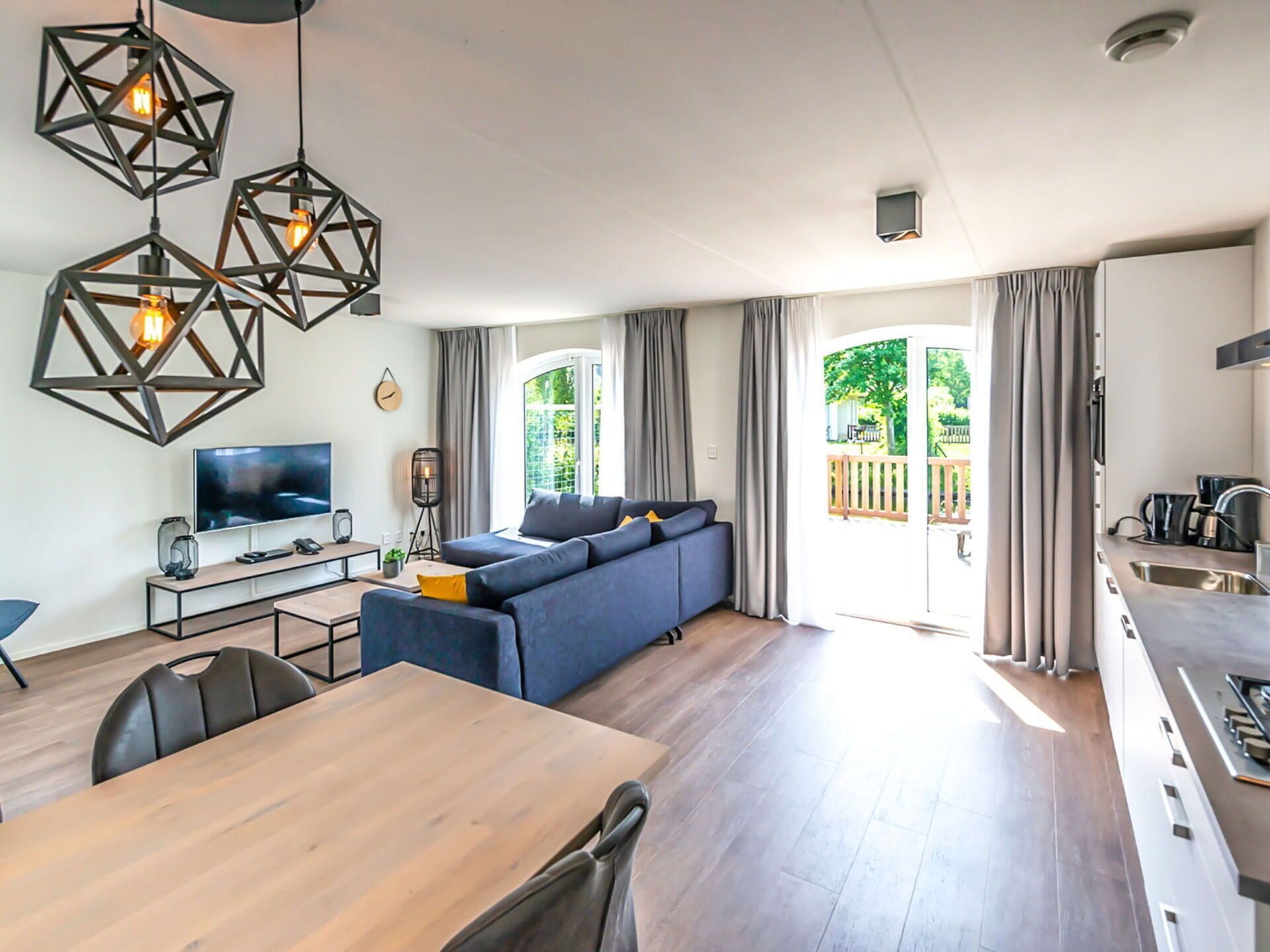 Table, Meubles, Cadre, Canapé, Chaise, Éclairage, Bâtiment, Confort, Bois, Canapé-Lit