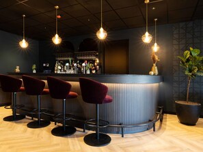 Bar (on property) - Wonderful private villa for 6 guests with WIFI, pool, TV, terrace and pets allowed (Nieuw-helvoet)