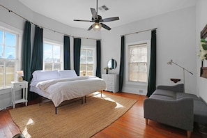 3 chambres, fer et planche à repasser, lit parapluie, Wi-Fi gratuit