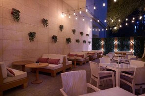 Restaurant - Doubletree By Hilton Doha - Al Sadd (Doha)