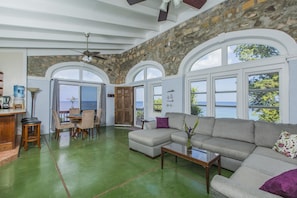 Deluxe Cabin | Living room - Feather Leaf Inn (Frederiksted)