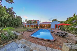 Outdoor pool - Feather Leaf Inn (Frederiksted)