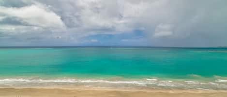 Am Strand, Liegestühle, Strandtücher