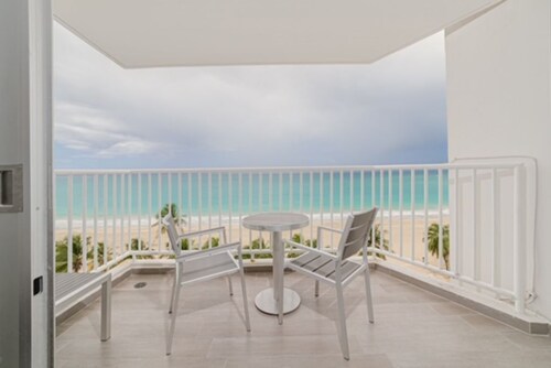 Oceanfront Luxury Escape 