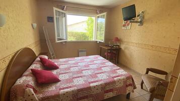 3 chambres, fer et planche à repasser, Wi-Fi gratuit, draps fournis