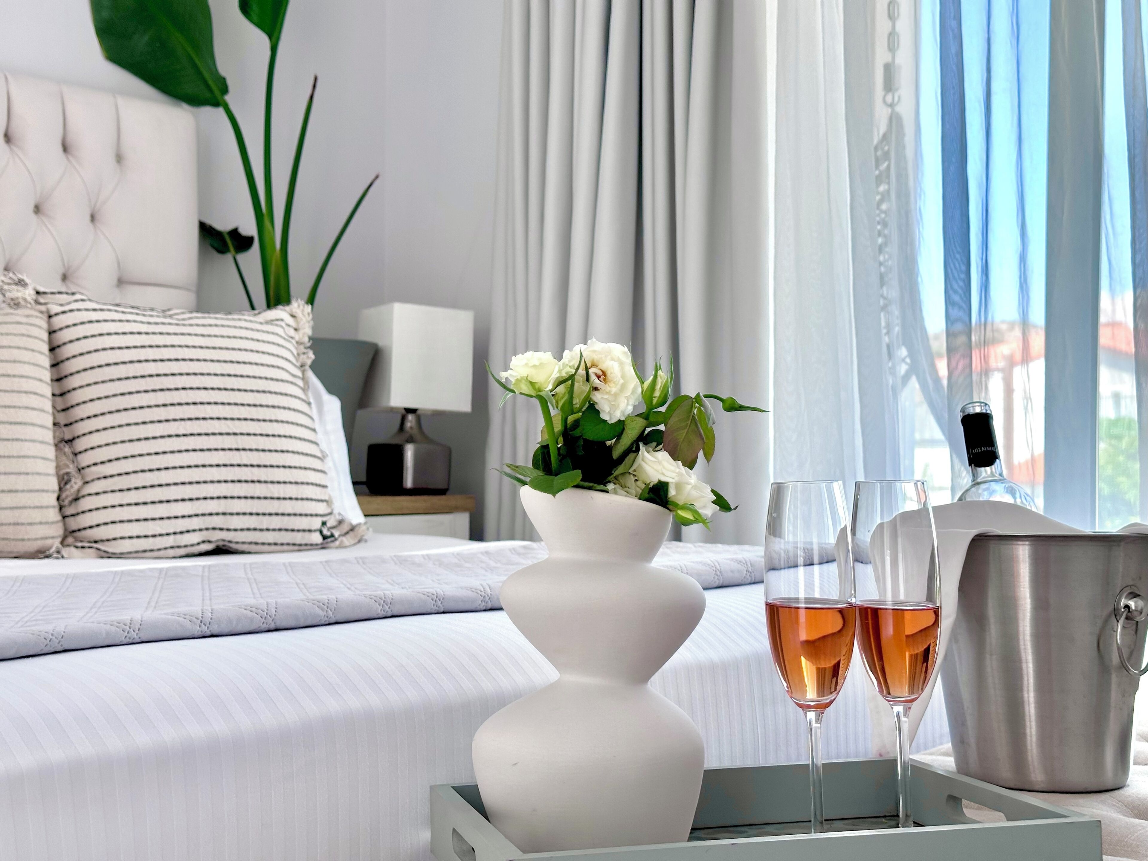 2 bedrooms, in-room safe, iron/ironing board, free WiFi