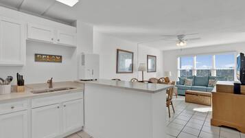 Kondominium, Beberapa Tempat Tidur, balkon (GULFVIEW II 511) | Interior