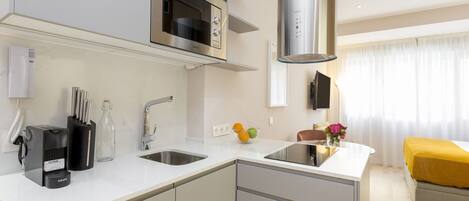 Micro-ondes, lave-vaisselle, grille-pain