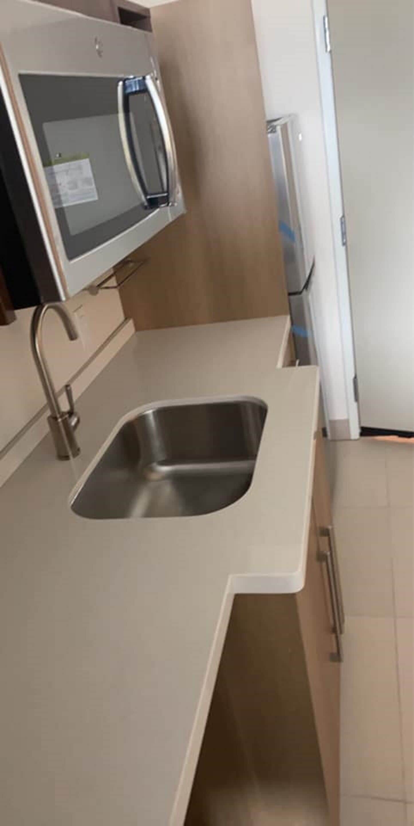 suite, 1 bedroom, non smoking | private kitchen | mini-fridge, microwave, coffee/tea maker