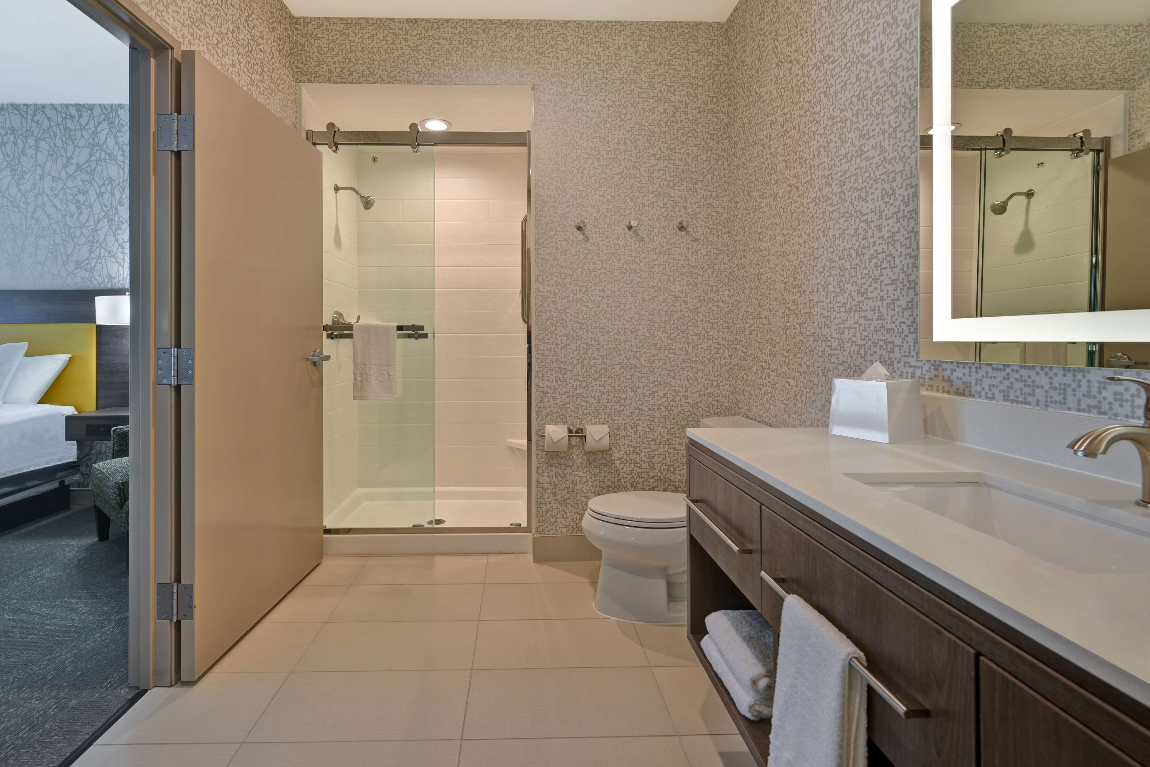 suite, 1 bedroom, non smoking | bathroom | free toiletries, hair dryer, towels, soap
