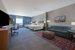 Studio, 2 queensize bedden, niet-roken | Woonruimte | Een 55-inch flatscreentelevisie met kabelzenders en televisie