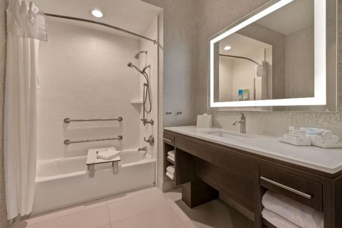 King Studio Suite-Hearing Accessible-Non-Smoking