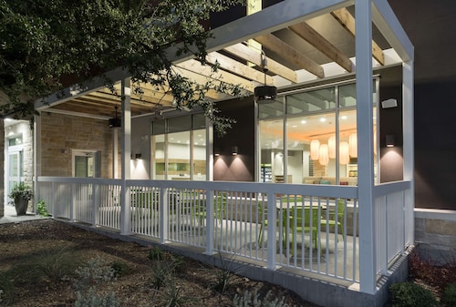 Home2 Suites by Hilton Fort Worth Cultural District