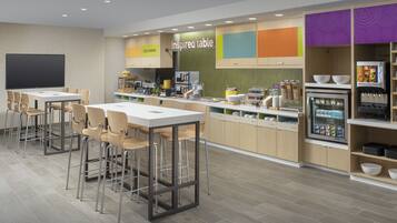 Free daily buffet breakfast