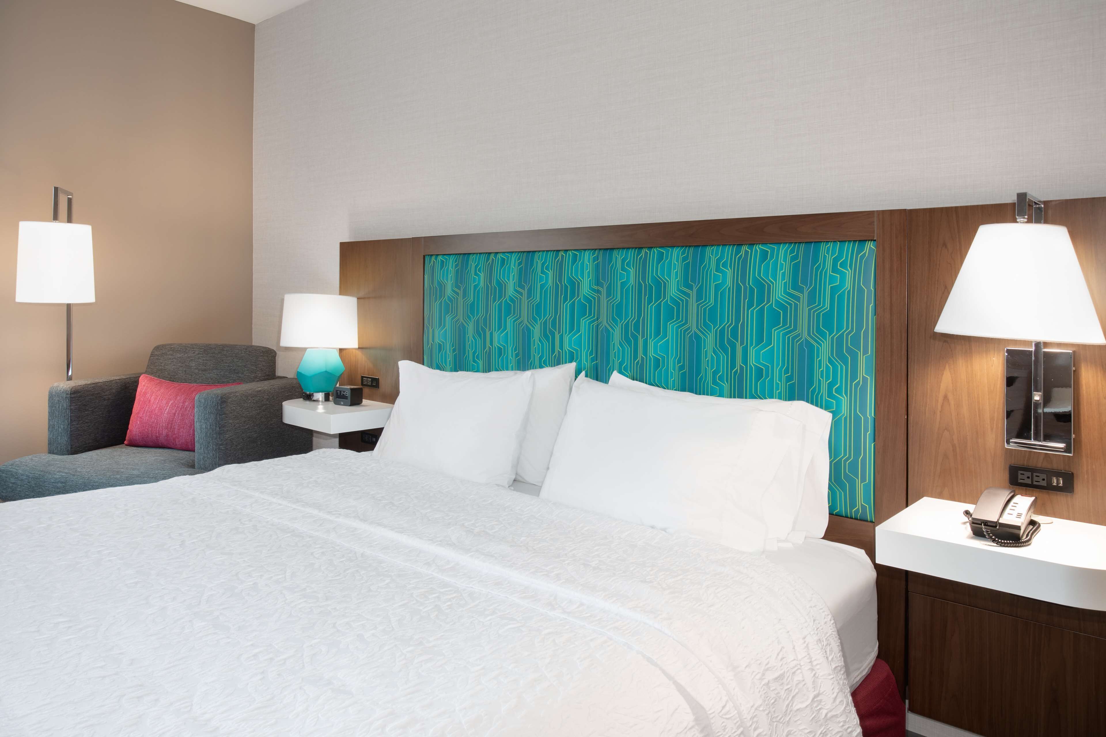 room, 1 king bed, accessible, bathtub | desk, laptop workspace, blackout curtains, soundproofing