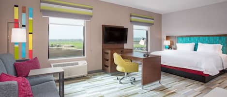 Studio, 1 King Bed, Non Smoking, Refrigerator & Microwave | Desk, laptop workspace, blackout drapes, soundproofing
