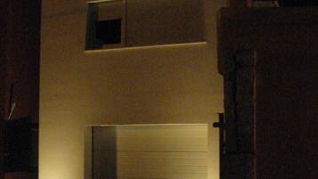 Studio, Multiple Bedrooms, Balcony, Garden View | Property entrance