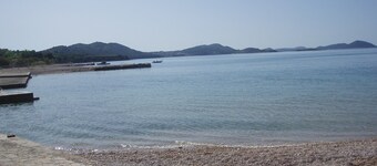 No5 Sea View Attic Studio