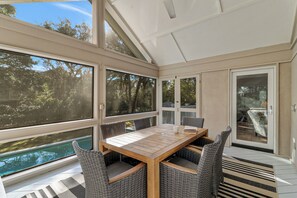 Outdoor dining - Pet friendly, 2nd row beach home with private pool and gorgeous new updates (Hilton Head Island)