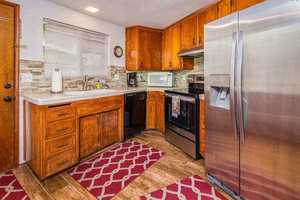 Frigorífic, microones, forn i placa de cuina