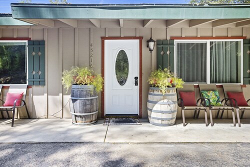 Sequoia House ~ 1 Mile from Park Entrance!