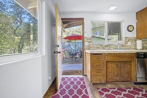 Interior - Sequoia House ~ 1 Mile from Park Entrance! (Three Rivers)