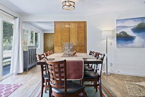 Dining - Sequoia House ~ 1 Mile from Park Entrance! (Three Rivers)