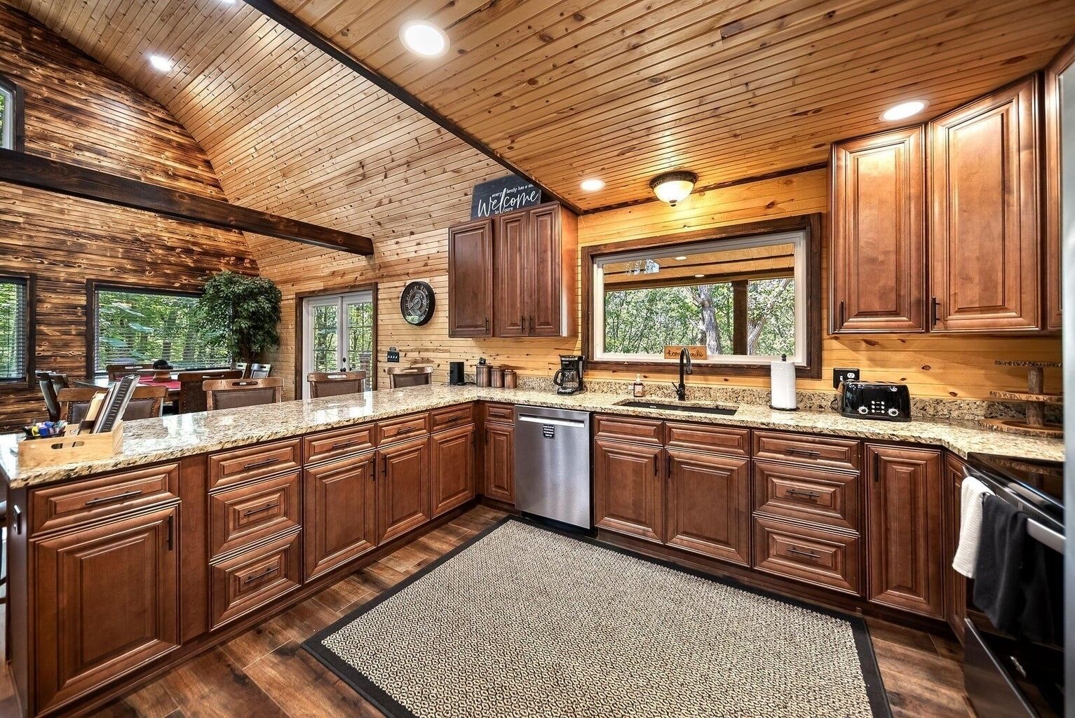 冰箱、微波炉、烤箱、炉灶