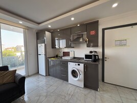 Masa, dizüstü bilgisayar çalışma alanı, ütü/ütü masası 