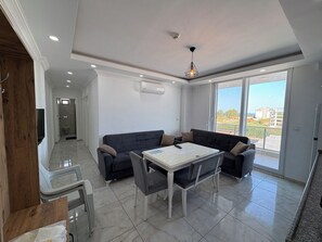 2 Yatakli Oda | 高档床上用品、办公桌、笔记本电脑工作区、隔音