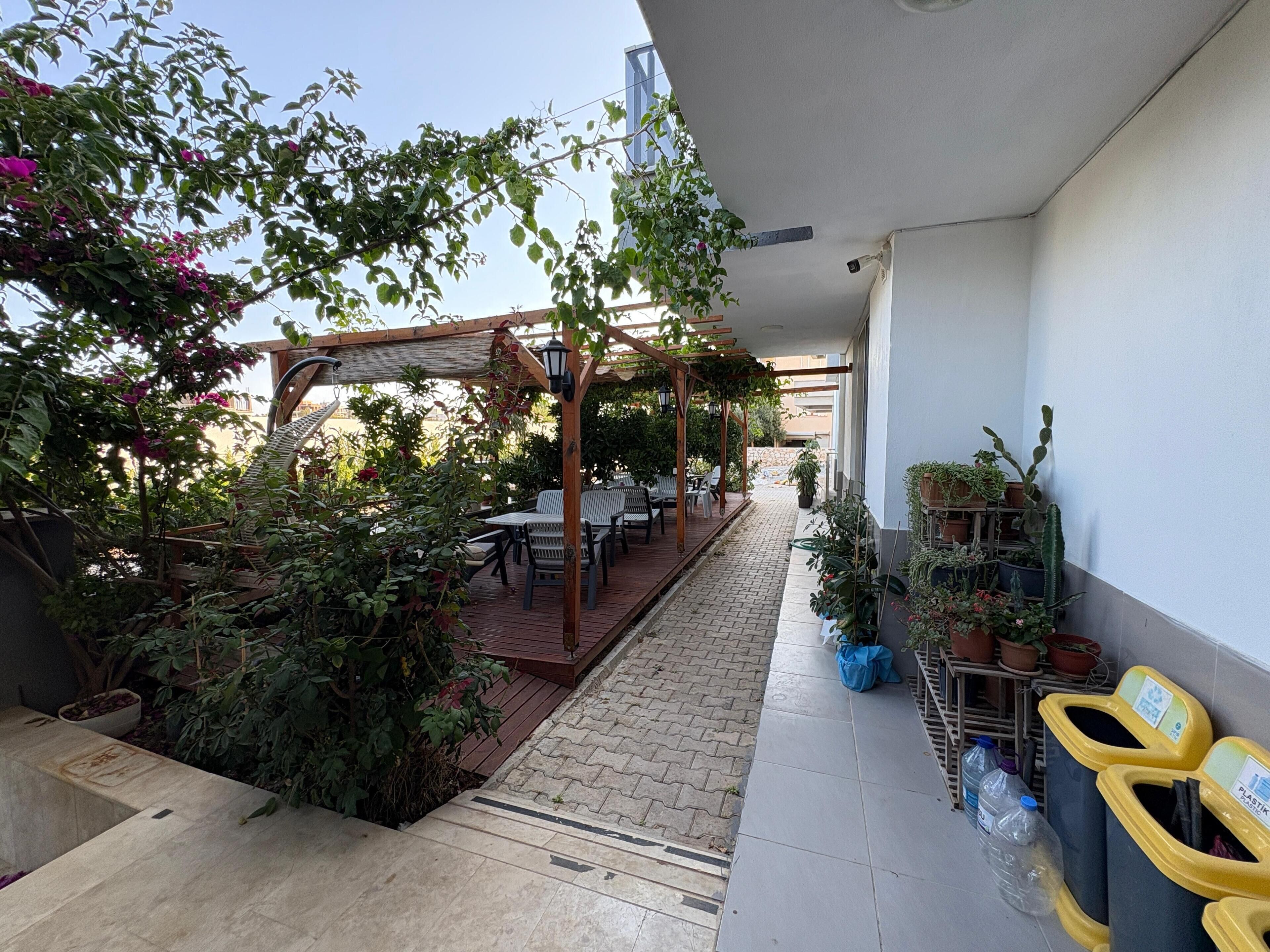 72-Zoll-Fernseher mit Satellitenempfang